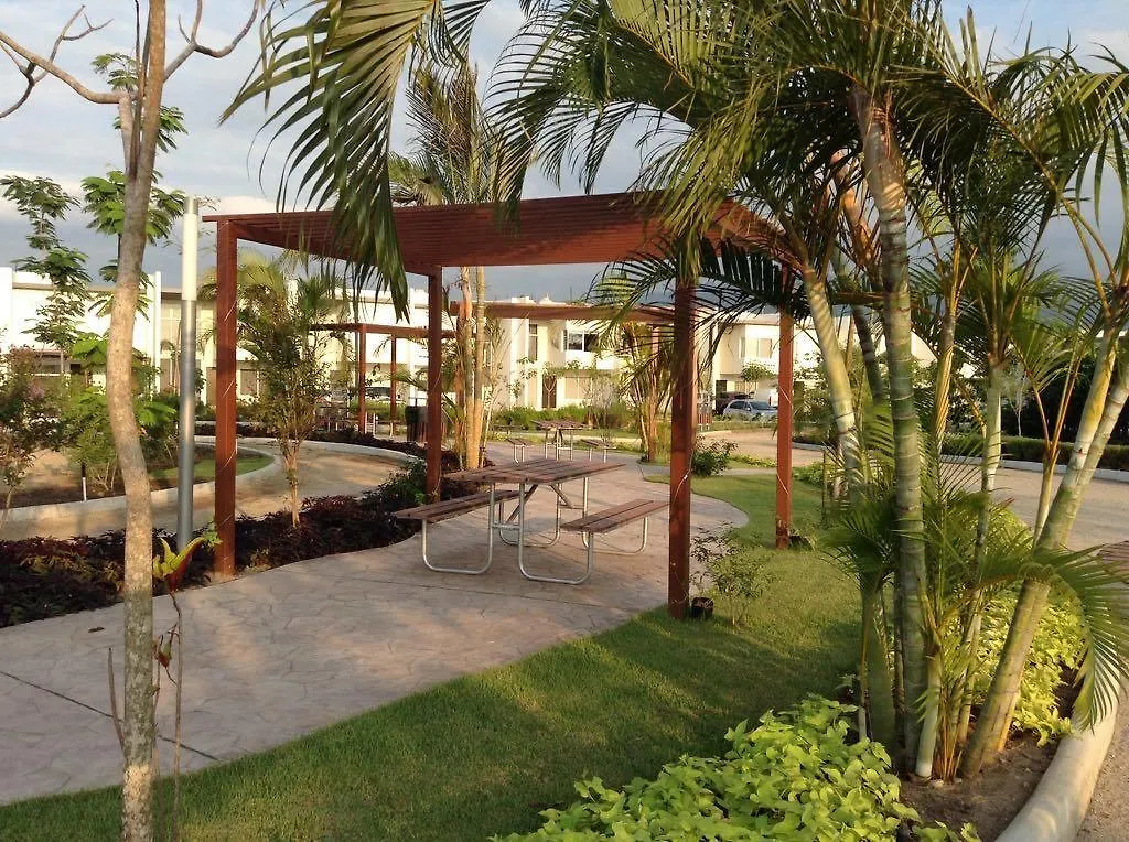 Residencial La Primavera contacts